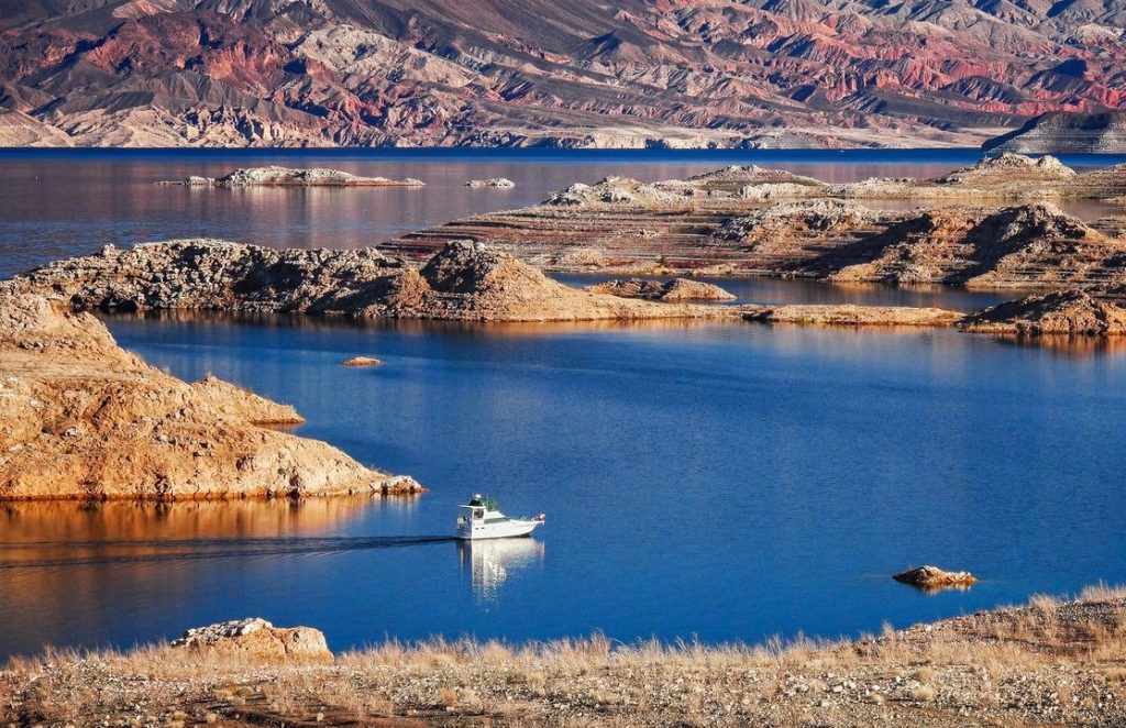 Activites, Boulder City Activites, boat on lake Meade